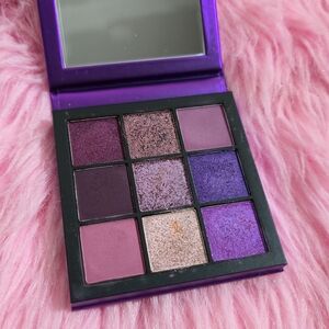 Huda Beauty Amethyst Eyeshadow Palette